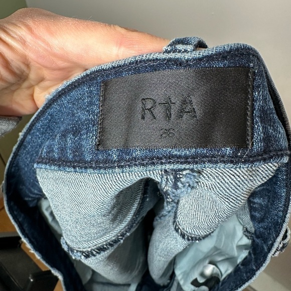 RTA Distressed Denim Cut Off Jean Shorts Size 26 - Picture 3 of 6